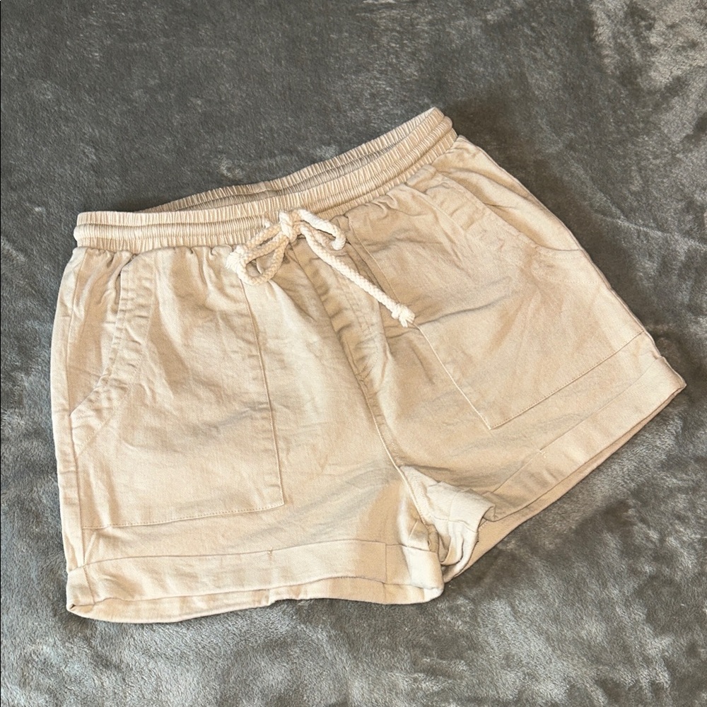 Wishlist Women's Beige Cargo Shorts
